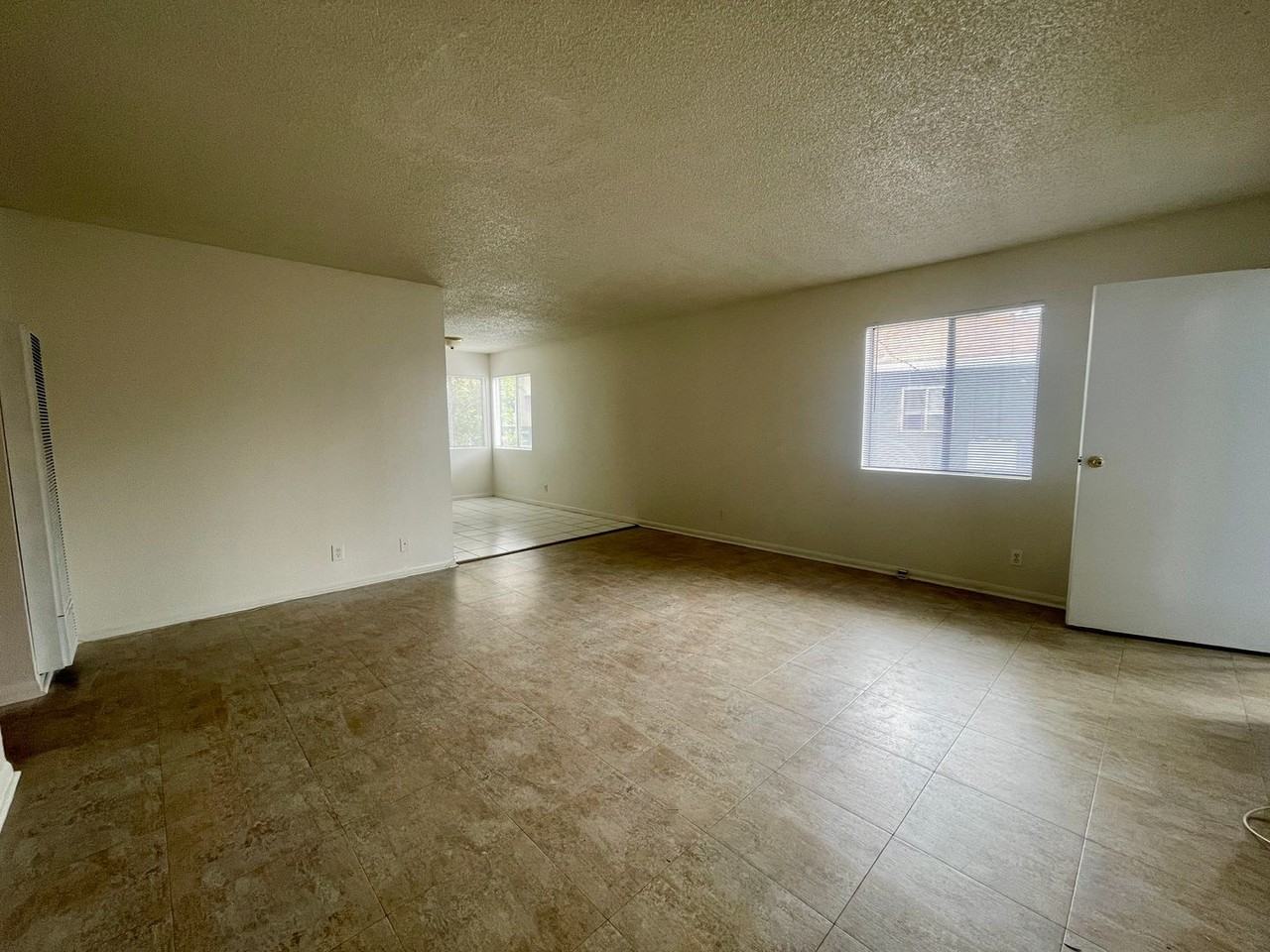 545 E 11th St #B - Photo 3 of 10