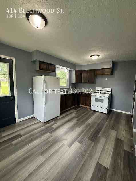 414 Beechwood St - Photo 3 of 7