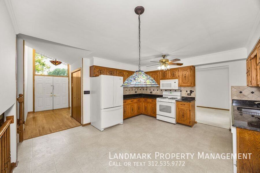 14518 S Golden Oak Dr - Photo 3 of 41