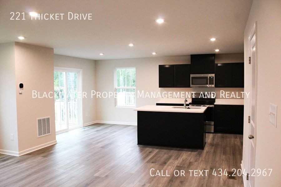 221 Thicket Dr - Photo 3 of 27