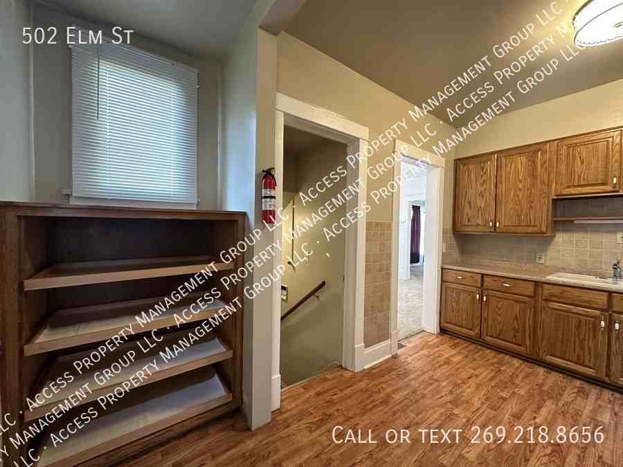 502 Elm St - Photo 3 of 24