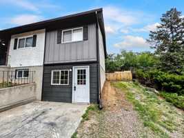 featured image of 806 Paradise Ln #B