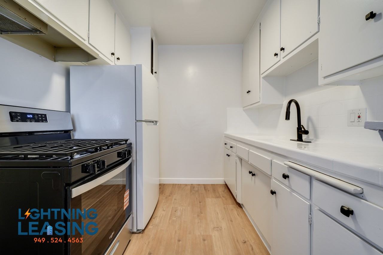 5630 Lexington Ave #9D - Photo 2 of 20