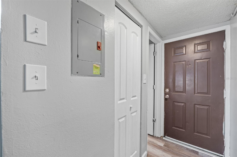 1264 E 113th Ave - Photo 3 of 11