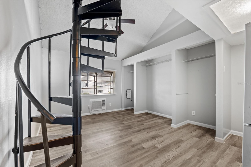 1264 E 113th Ave - Photo 4 of 11