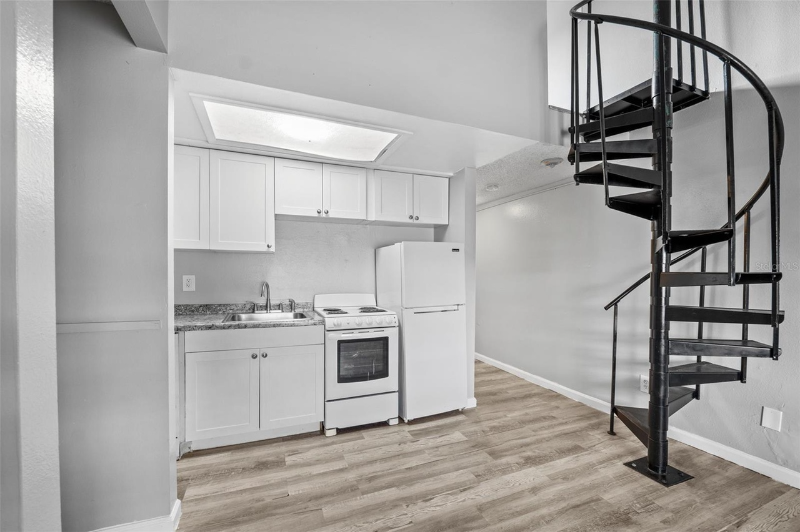 1264 E 113th Ave - Photo 6 of 11