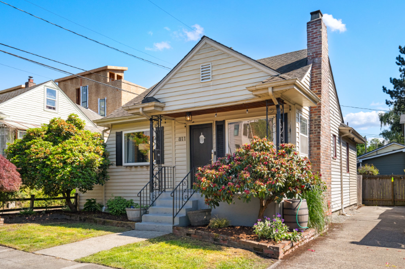 811 Ne 63rd St - Photo 2 of 17