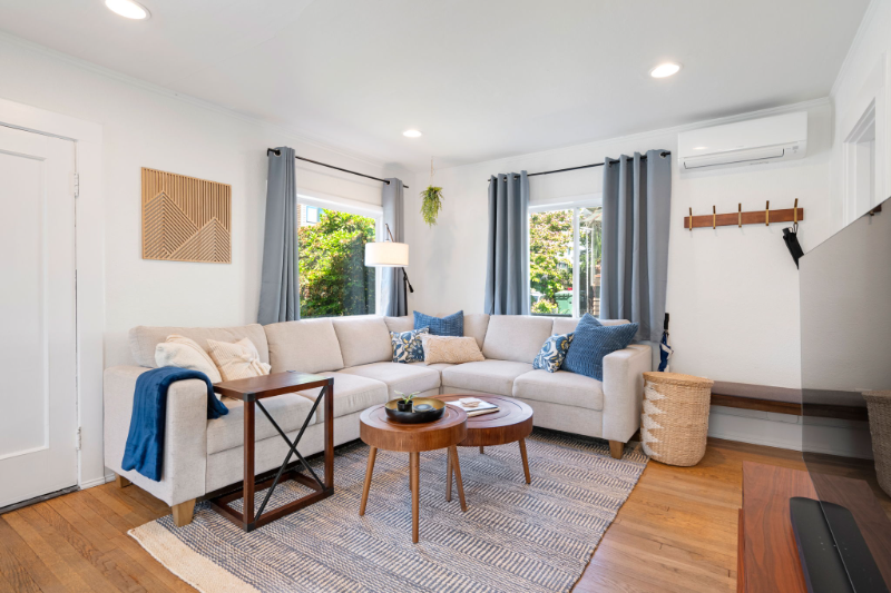 811 Ne 63rd St - Photo 3 of 17