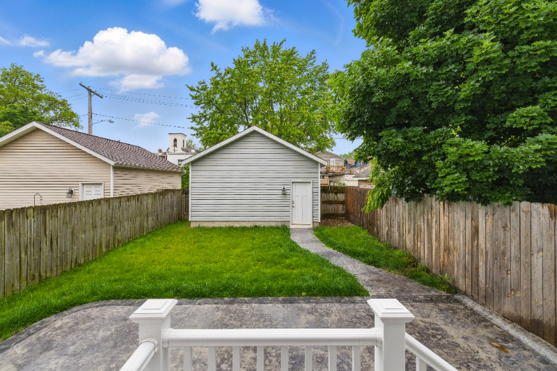 2138 W 41st St - Photo 2 of 22