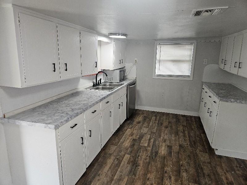 518 East Jefferson Avenue - Photo 6 of 15