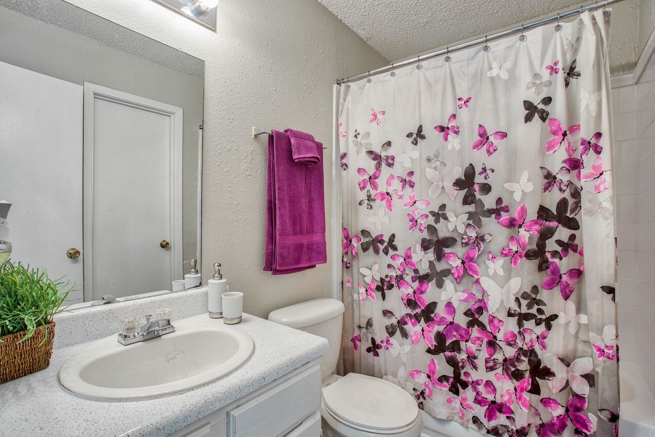 Woodside Flats - Photo 6 of 35