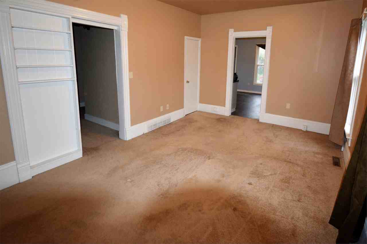 400 Walnut St - Photo 2 of 15