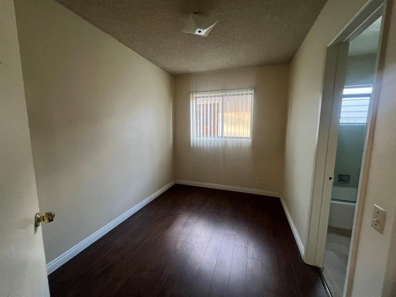 5920 GOLDENWEST AVE. (194) - Photo 7 of 18