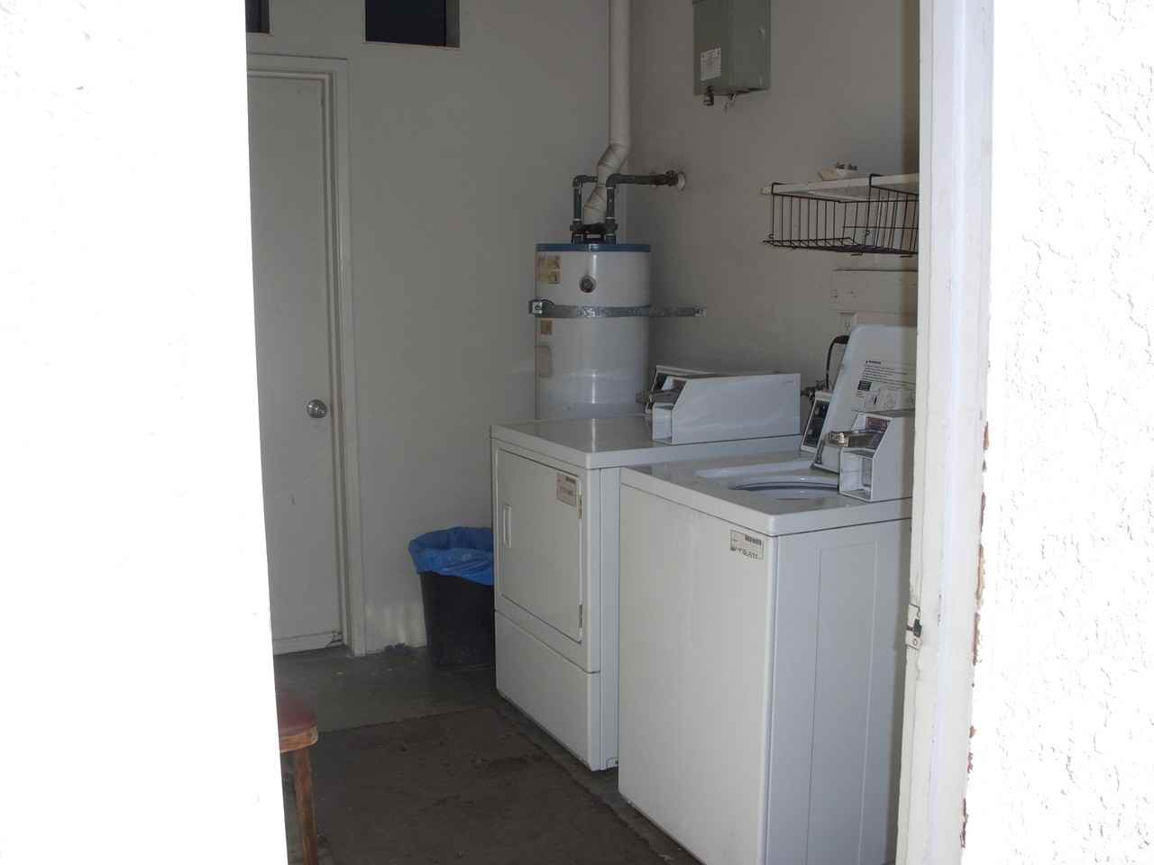 5920 GOLDENWEST AVE. (194) - Photo 4 of 16