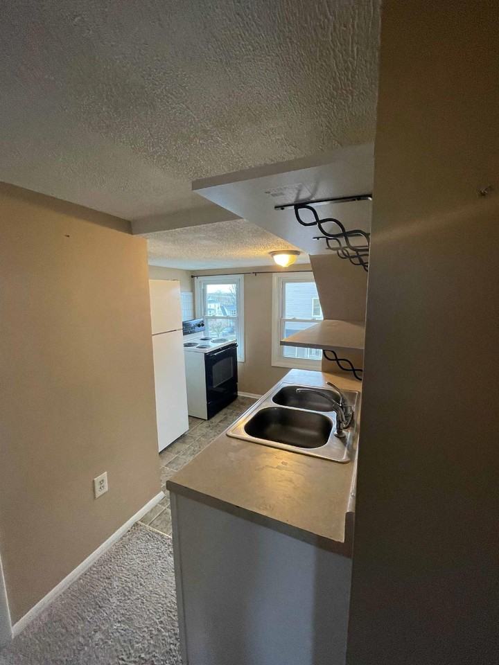 400 Mildred 4 - Photo 3 of 7