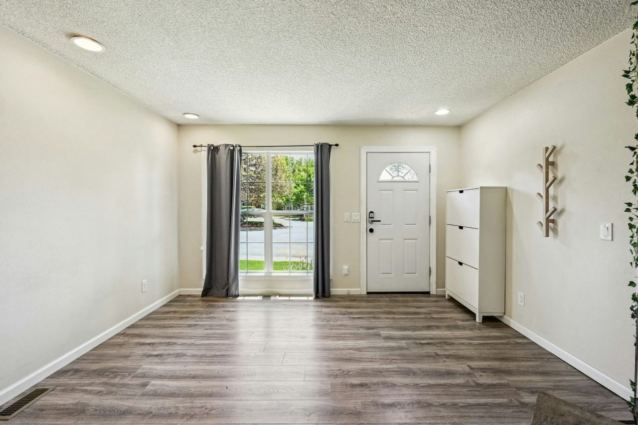 1732 South Blackhawk Way, Unit C - Photo 4 of 25