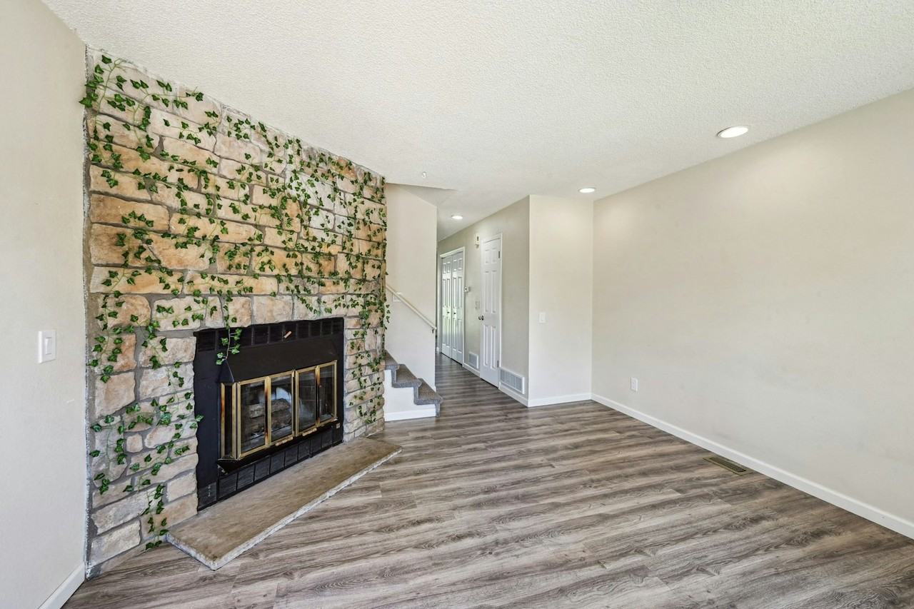 1732 South Blackhawk Way, Unit C - Photo 5 of 25
