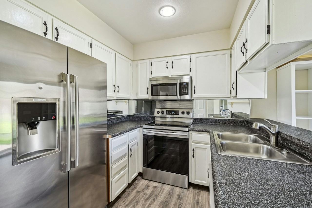 1732 South Blackhawk Way, Unit C - Photo 6 of 25