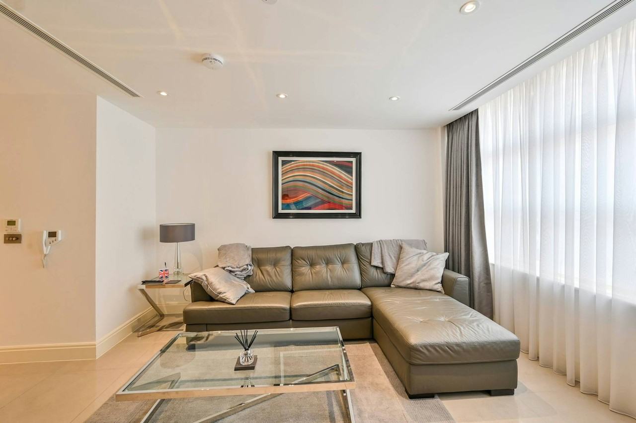 2155 Chester Drive, Unit 2 - Photo 3 of 9