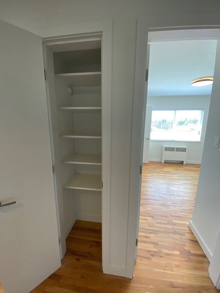 235 Mt Benson St - Photo 3 of 9