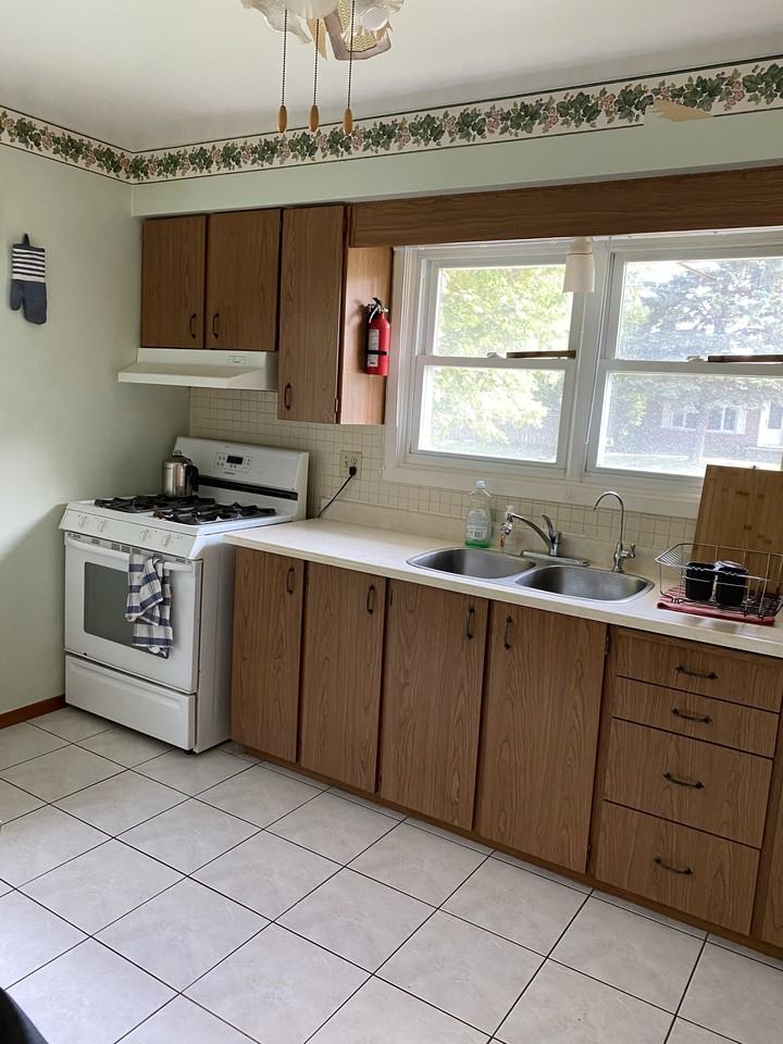 186 Collison Ave - Photo 4 of 20