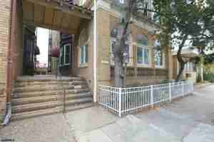 featured image of 4011 Atlantic Ave #1