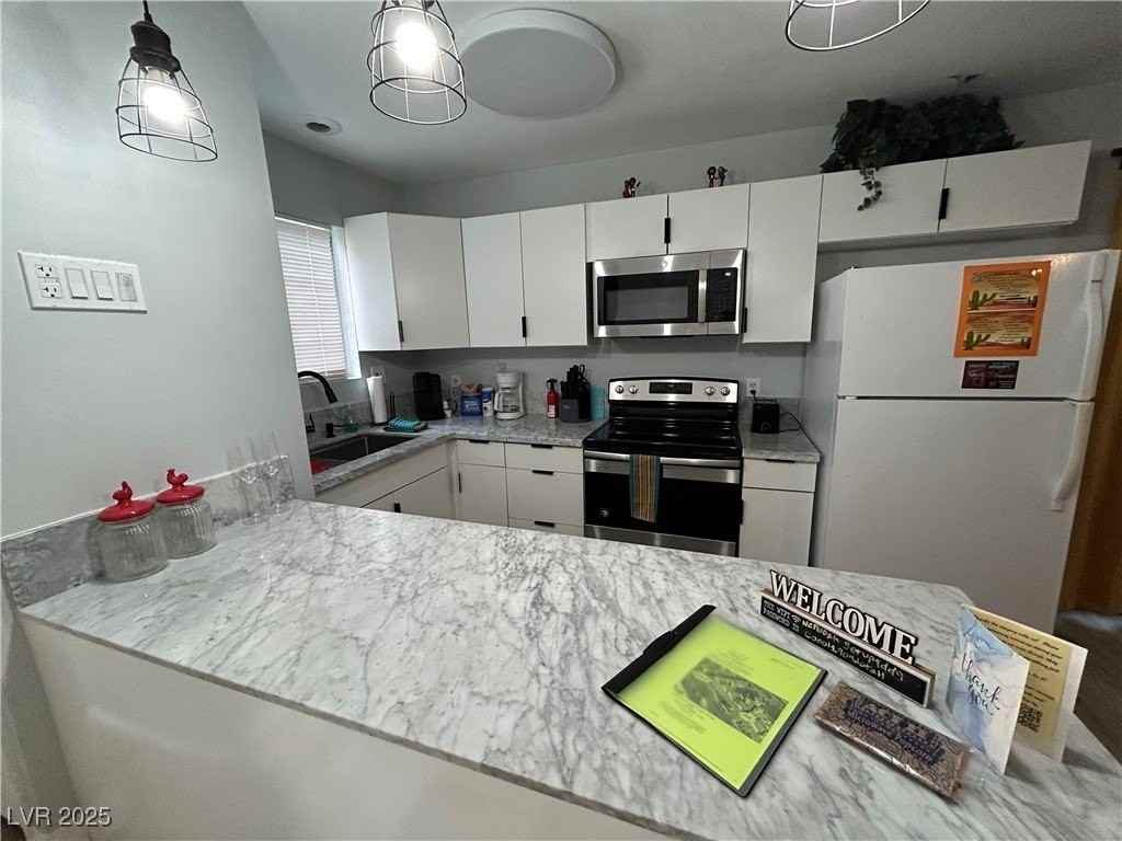 5045 Spencer St #B - Photo 5 of 23