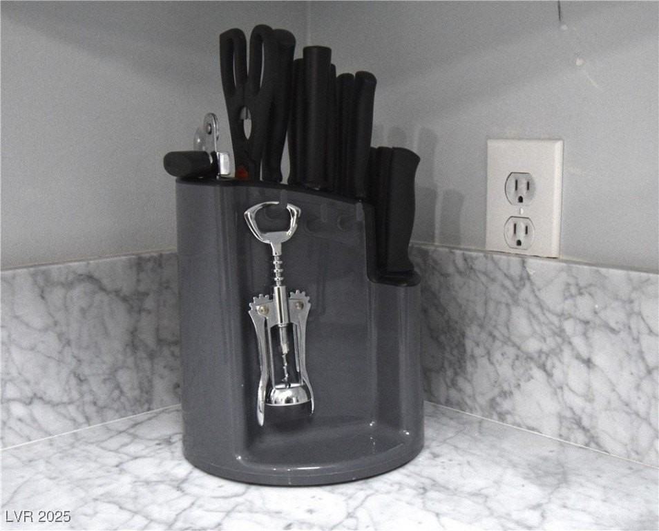 5045 Spencer St #B - Photo 7 of 23