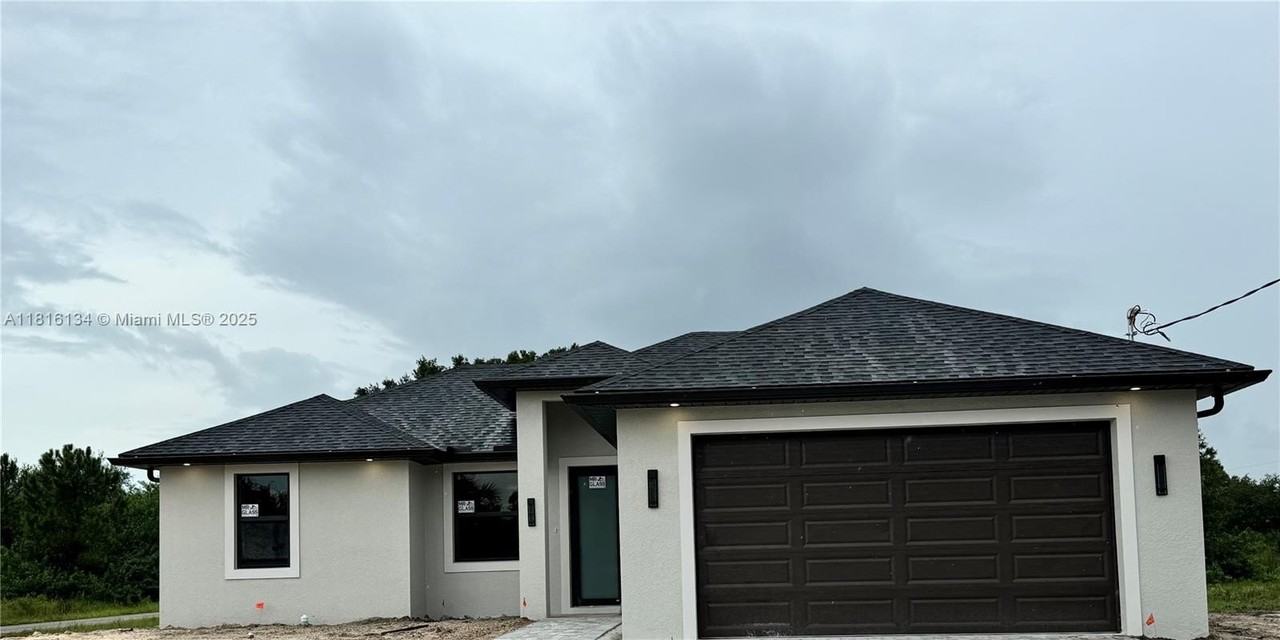 2003 E 15th St #NA - Photo 2 of 11