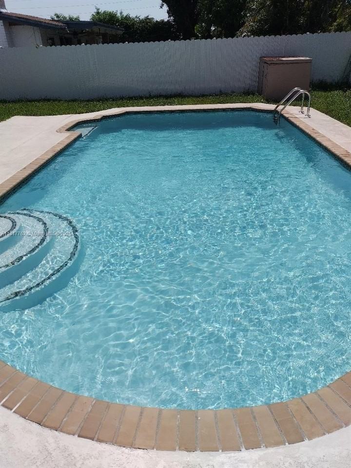 240 Nw 197th St #1 - Photo 7 of 7