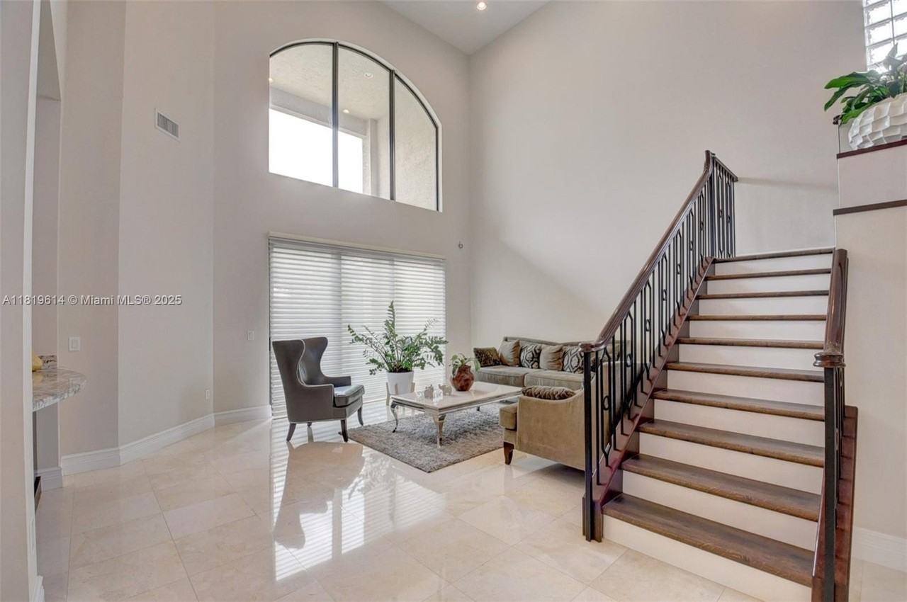 16939 Bridge Crossing Cir #0 - Photo 7 of 50