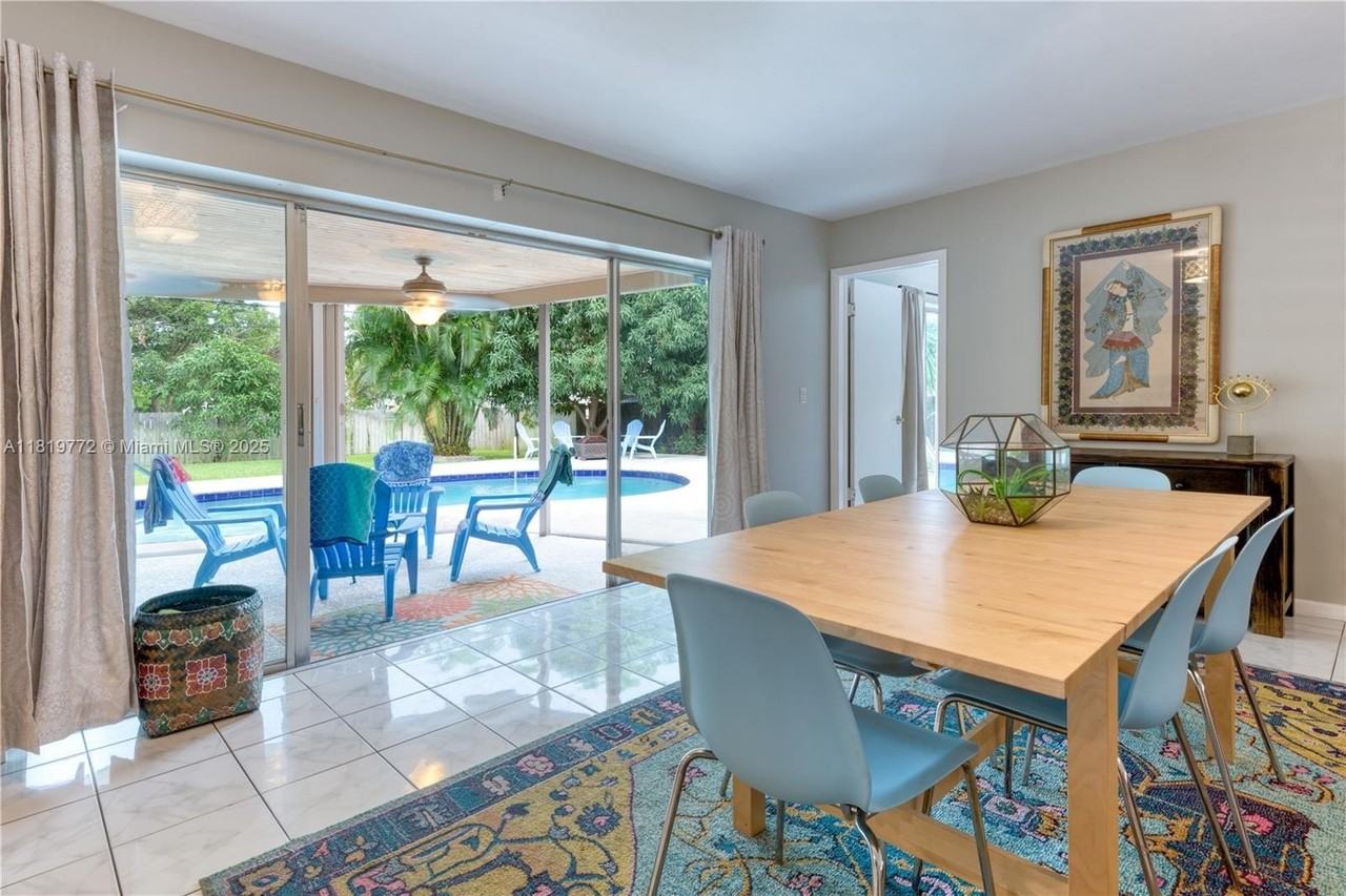 1122 S N St - Photo 7 of 31