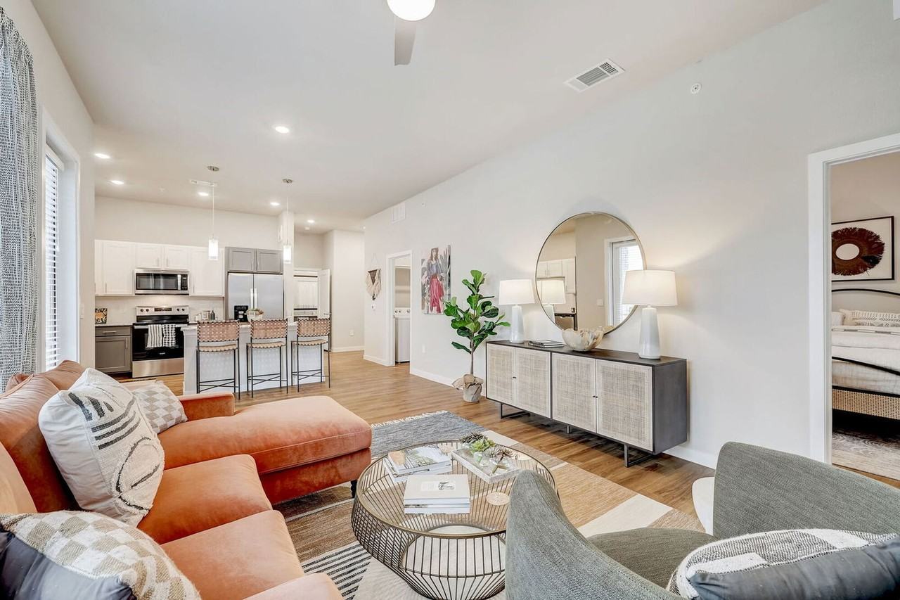 Daleside Ln #3304 - Photo 3 of 8