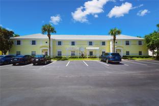 204 Pompano Dr Se #D - Photo 1 of 1