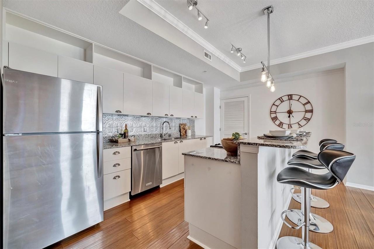 226 5th Ave N #605 - Photo 7 of 39