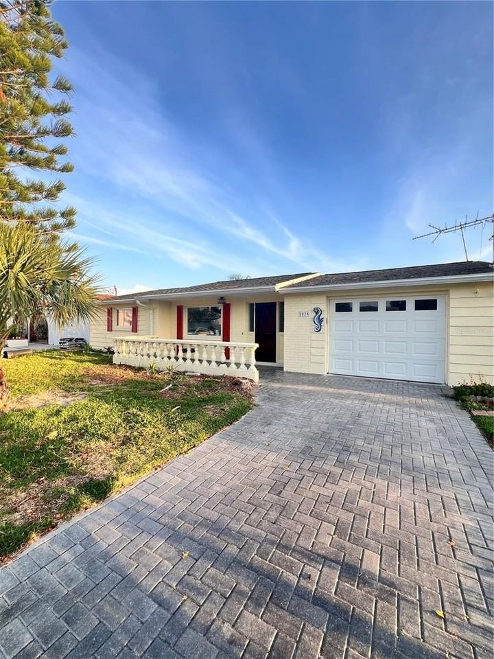 3924 Headsail Dr - Photo 3 of 23