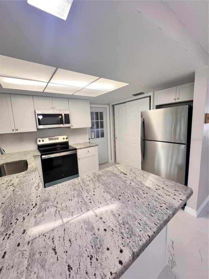 3924 Headsail Dr - Photo 5 of 23