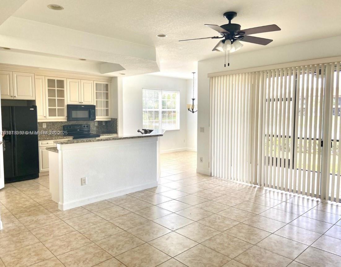 8231 Northwest 127th Lane - Photo 4 of 8