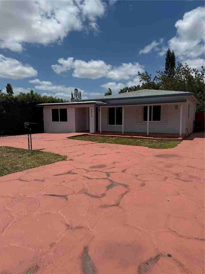 6473 Sw 25th St - Photo 2 of 8