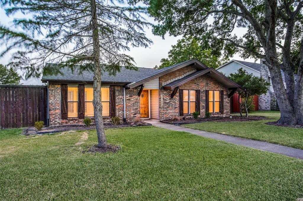 2700 Chancellor Dr - Photo 2 of 26