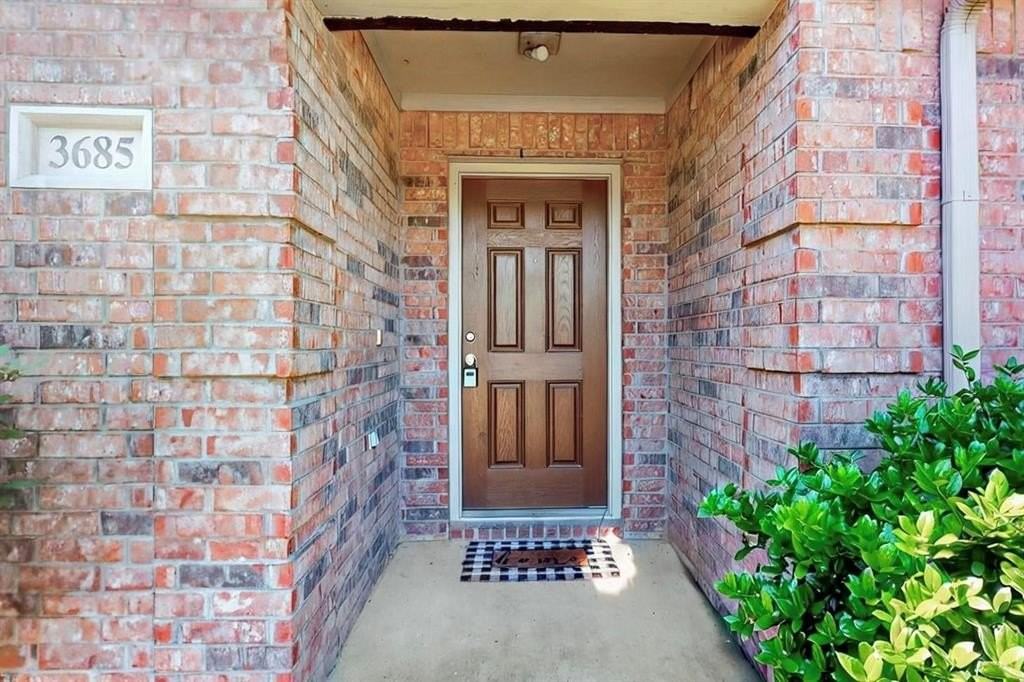 3685 Laurel Crossing Dr