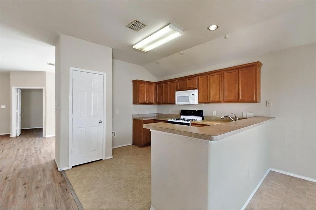 3685 Laurel Crossing Dr - Photo 6 of 40