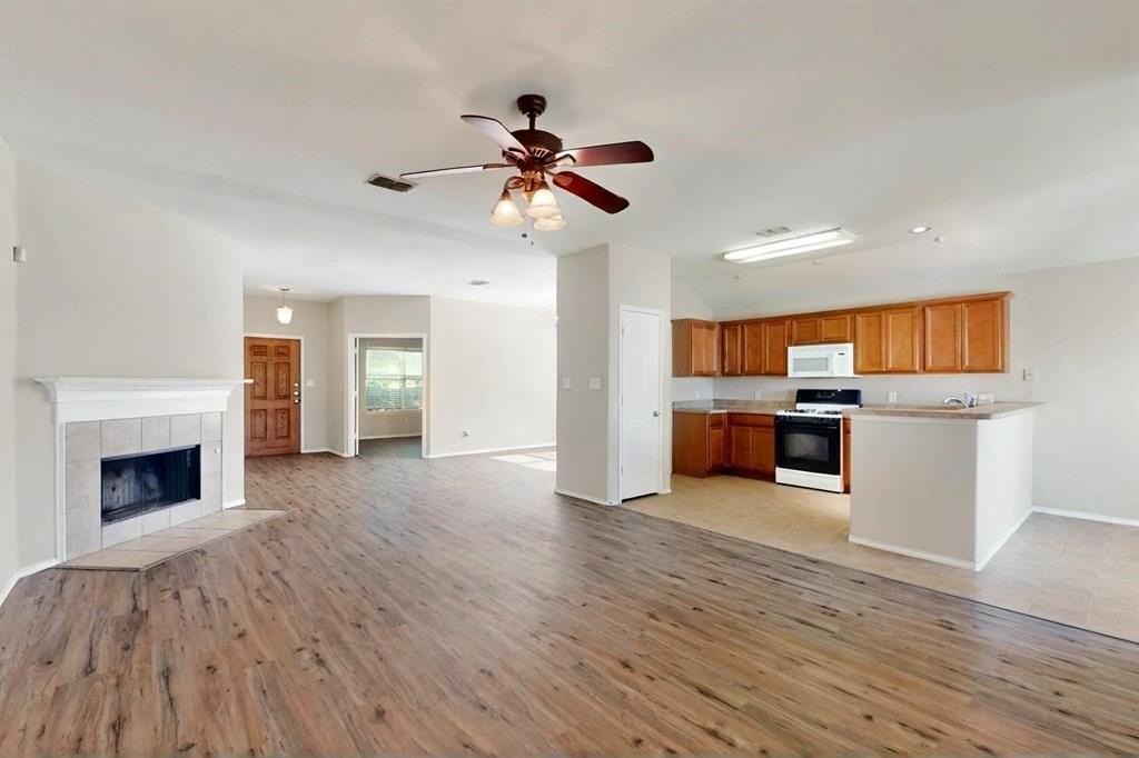 3685 Laurel Crossing Dr - Photo 7 of 40