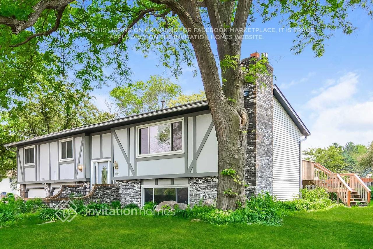 1764 Evergreen Bay - Photo 2 of 19