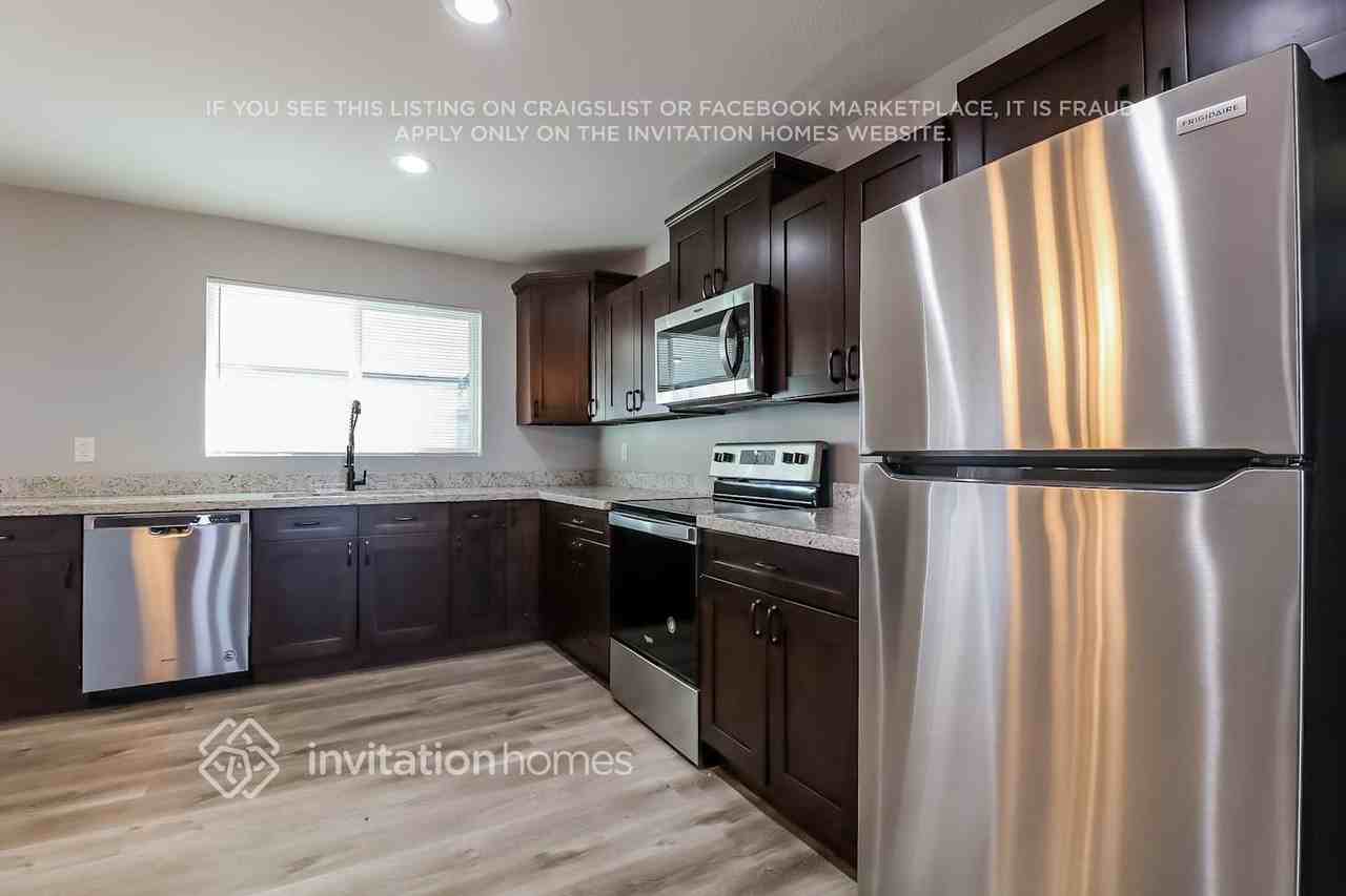 10845 N 44th Ln - Photo 6 of 16