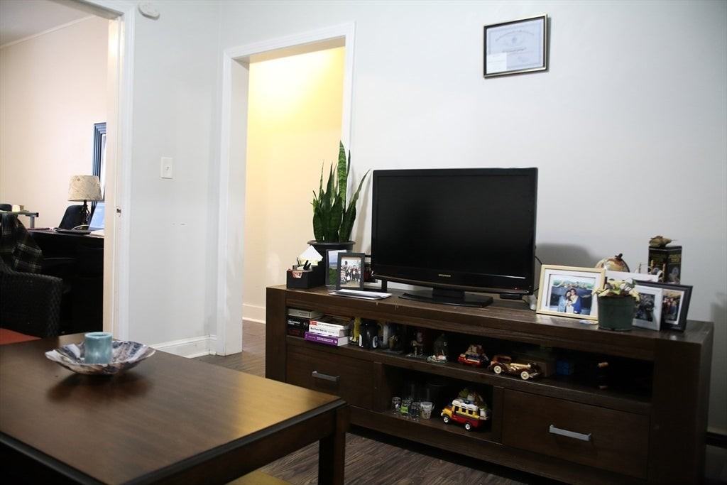 55 W Eagle St - Photo 4 of 15