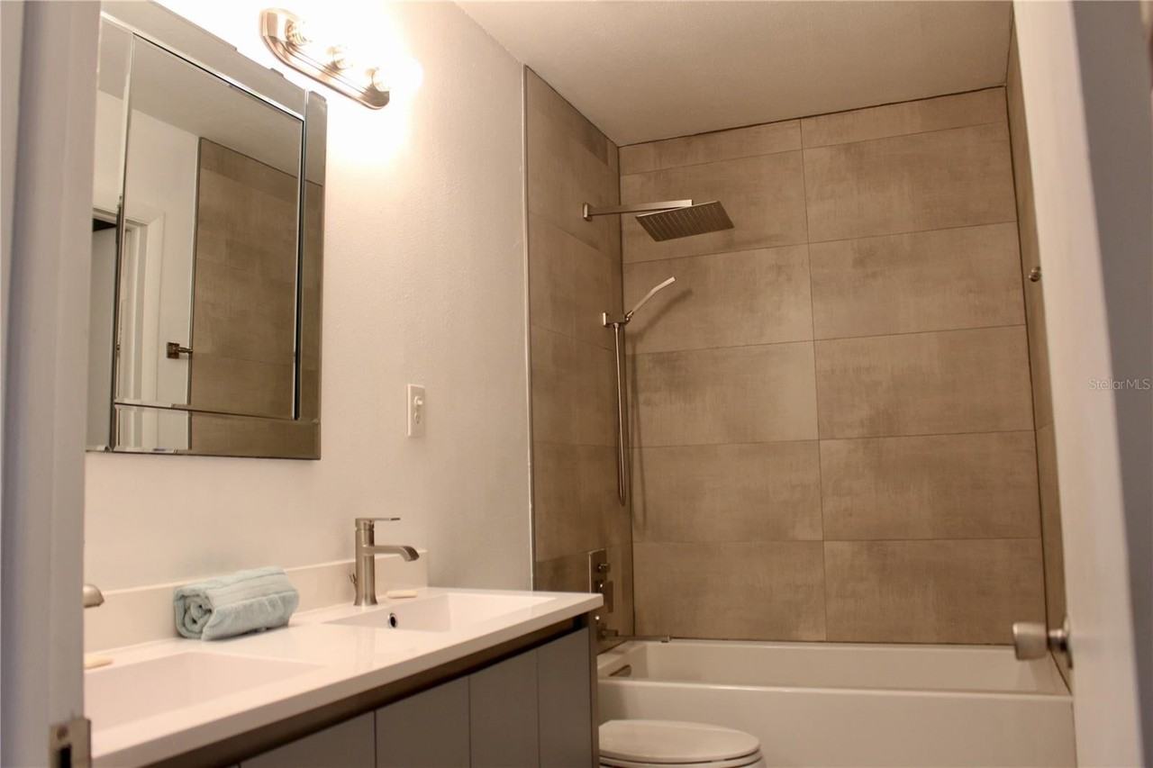 9101 Tudor Dr - Photo 4 of 33