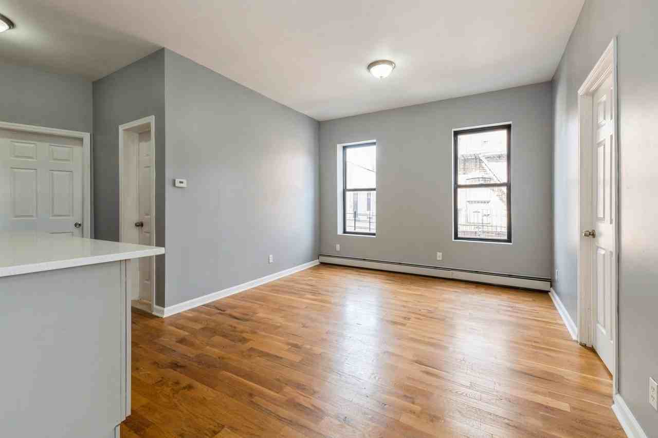 442 E 95th St ##3f - Photo 2 of 13