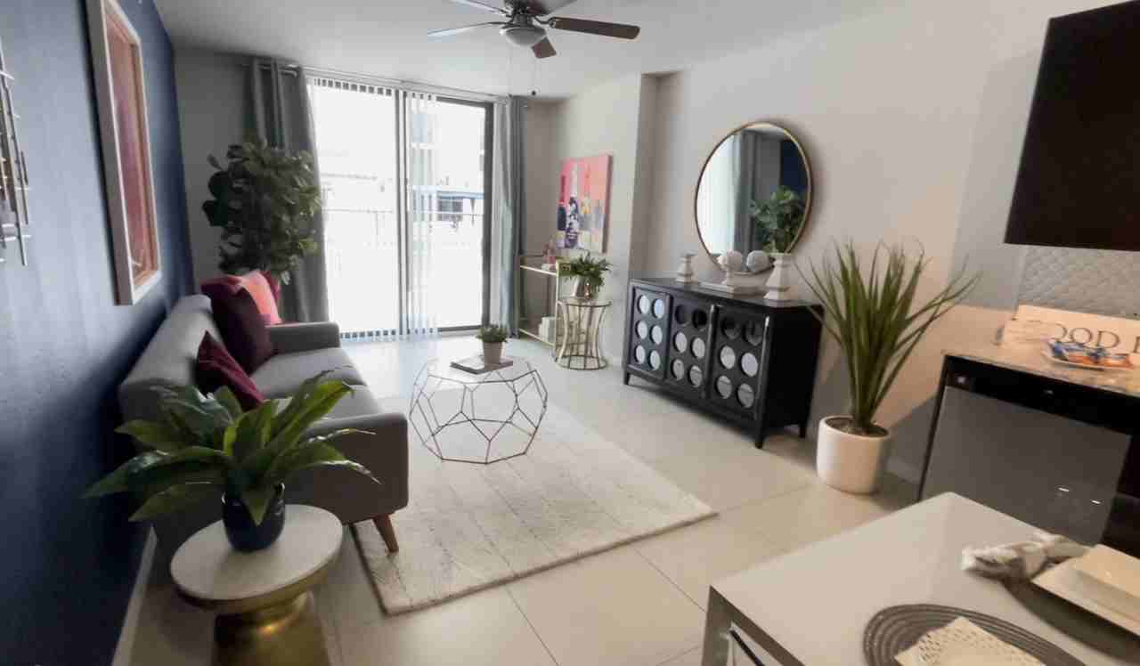 1537 Sw 70th Ave #421 - Photo 3 of 10