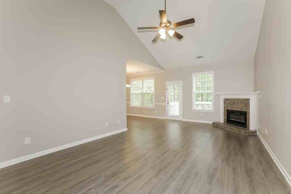 2452 Temple View Dr - Photo 5 of 18